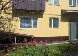 Продажа трехкомнатной квартиры, 47 м2, Валуйки, улица Пархоменко, 4