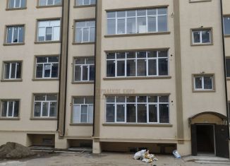 Продам 1-ком. квартиру, 45 м2, Нальчик, Солнечная улица, 8к1, район Горная