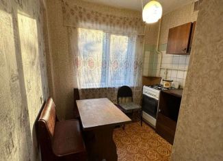 Сдам в аренду 3-ком. квартиру, 50 м2, Калуга, Октябрьская улица, 20