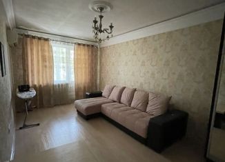 Сдам однокомнатную квартиру, 50 м2, Дагестан, проспект Имама Шамиля, 43