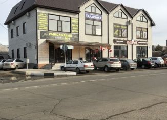 Сдам в аренду помещение свободного назначения, 600 м2, Гулькевичи, Комсомольская улица, 166