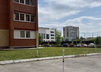 Сдаю в аренду машиноместо, 10 м2, Пермь, Холмогорская улица, 2Д