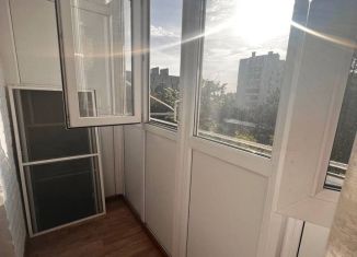 Продается четырехкомнатная квартира, 83.7 м2, Азов, переулок Димитрова, 34