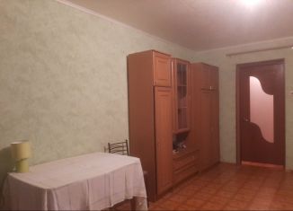 Сдам 1-комнатную квартиру, 38 м2, Астрахань, улица Ботвина, 29к1