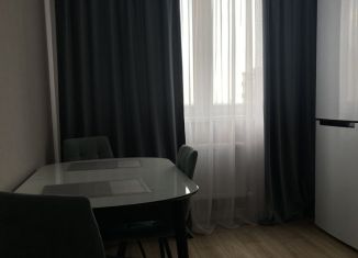 Сдаю однокомнатную квартиру, 40 м2, Новороссийск, улица Котанова, 2к1