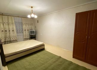 Сдам 3-комнатную квартиру, 59 м2, Феодосия, улица Гарнаева, 69