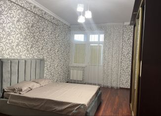 Сдается в аренду 2-комнатная квартира, 80 м2, Махачкала, проспект Насрутдинова, 55Б