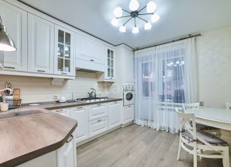 Продам 3-комнатную квартиру, 83 м2, село Мариинский, Лазурная улица, 25