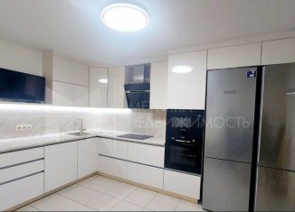 Продажа 3-комнатной квартиры, 90.6 м2, Тюмень, улица Николая Семёнова, 27