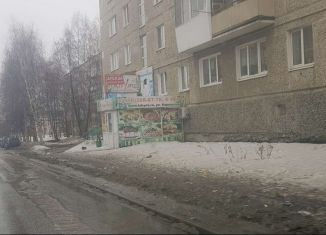 Продается торговая площадь, 70 м2, Серов, улица Короленко, 8