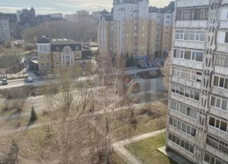 Продается трехкомнатная квартира, 65.1 м2, Тюмень, улица Александра Логунова, 20, Восточный округ