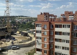 Продается 2-ком. квартира, 42.8 м2, Волгоград, улица 70-летия Победы, 19