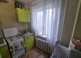 Продаю 2-ком. квартиру, 40 м2, Астрахань, улица Адмирала Нахимова, 38А, Советский район