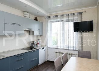 Продается 3-ком. квартира, 63.4 м2, Омск, улица Василия Маргелова, 356