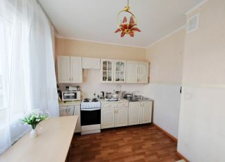 Продается 3-комнатная квартира, 76.9 м2, Курск, проспект Вячеслава Клыкова, 75