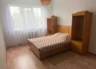 Сдаю в аренду 4-ком. квартиру, 80 м2, Ульяновск, улица Варейкиса, 26