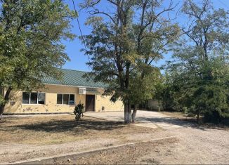 Продам торговую площадь, 90.6 м2, село Сторожевое, Парковая улица, 18