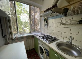 Продам трехкомнатную квартиру, 56 м2, Ялта, улица Тренёва, 3