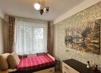 Продам 3-ком. квартиру, 60 м2, Санкт-Петербург, улица Добровольцев, 12, метро Проспект Ветеранов