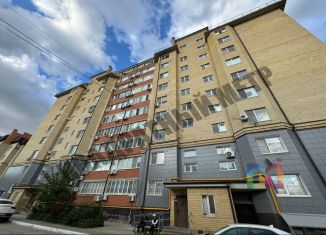 Продается 3-комнатная квартира, 91.6 м2, Элиста, улица Юрия Клыкова, 81Гк2