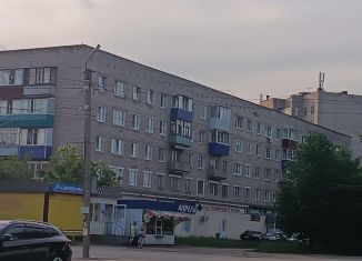 Продажа 4-ком. квартиры, 61 м2, Сарапул, улица Азина, 134