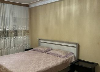 Сдается 4-ком. квартира, 95 м2, Дербент, улица 345-й Дагестанской Стрелковой Дивизии, 6