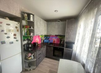 Продается 3-ком. квартира, 50 м2, Бийск, Ленинградская улица, 37/1