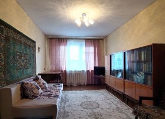 Продается двухкомнатная квартира, 43.7 м2, Кировск, улица Кирова, 50