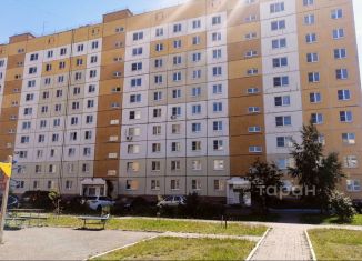 Продаю 1-ком. квартиру, 44.1 м2, Копейск, улица Короленко, 4Б