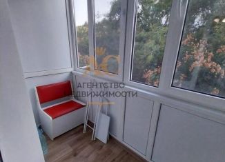 Сдаю 3-ком. квартиру, 57 м2, Феодосия, улица Анюнаса, 4