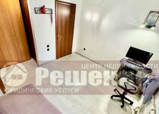 Продам 2-комнатную квартиру, 60 м2, Копейск, проспект Славы, 11