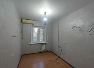 Продам 1-ком. квартиру, 45 м2, Астрахань, улица Куликова, 73