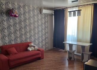 Продаю 3-ком. квартиру, 60 м2, Жирновск, улица Матросова, 3