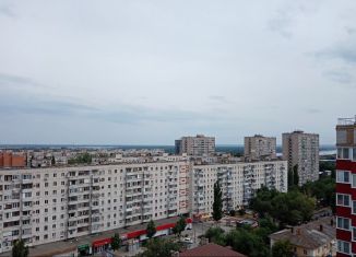 Сдам 1-ком. квартиру, 57 м2, Волгоград, Аджарская улица, 16, Советский район