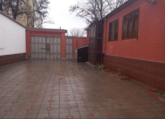 Сдаю дом, 200 м2, Грозный, улица Субры Кишиевой, 37А