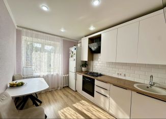 Продается трехкомнатная квартира, 62 м2, Республика Башкортостан, проспект Октября, 135