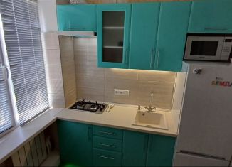 Сдаю в аренду 1-ком. квартиру, 30 м2, Майкоп, 2-я Крестьянская улица, 10