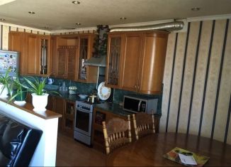 Продаю трехкомнатную квартиру, 78 м2, Серов, улица Ленина, 236