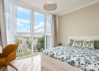 Продажа 2-ком. квартиры, 75 м2, Калининград, Красносельская улица, 82к2