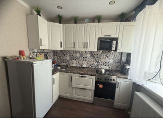 Трехкомнатная квартира на продажу, 60 м2, Республика Башкортостан, Центральная улица, 64