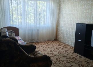 Сдаю трехкомнатную квартиру, 60 м2, Кингисепп, улица Воровского, 7