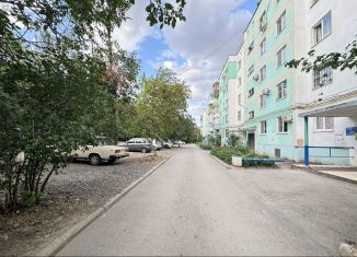 2-комнатная квартира на продажу, 49 м2, Таганрог, улица Лизы Чайкиной, 38