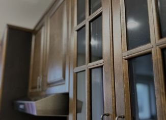 Сдаю в аренду трехкомнатную квартиру, 90 м2, Республика Башкортостан, Комсомольская улица, 105