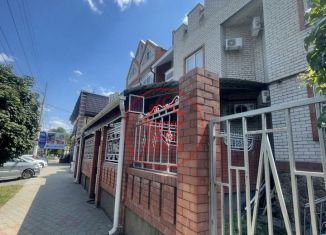 Продаю 3-ком. квартиру, 133.3 м2, Армавир, улица Розы Люксембург, 168