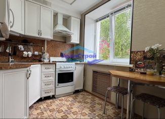 Продам 2-ком. квартиру, 44.1 м2, Октябрьский, Комсомольская улица, 31