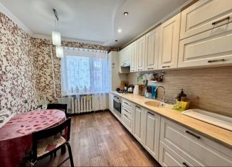 Продажа 3-ком. квартиры, 60 м2, Аксай, Садовая улица, 10А