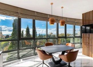 Продажа 2-ком. квартиры, 118 м2, Сочи, улица Войкова, 21, ЖК Красная Площадь