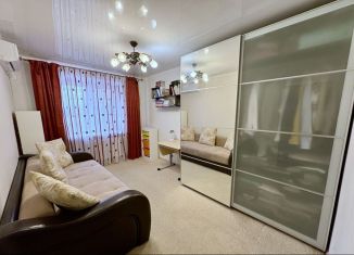 Продам 2-ком. квартиру, 49 м2, Тюмень, улица Беляева, 33