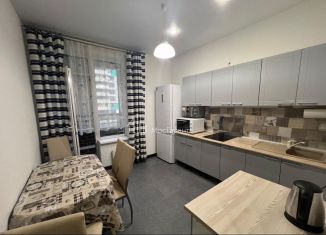 Сдаю в аренду однокомнатную квартиру, 40 м2, Мытищи, проспект Астрахова, 5