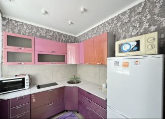 Сдаю 2-ком. квартиру, 43 м2, Тюмень, улица Пржевальского, 54